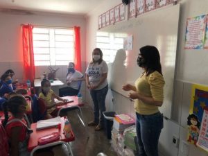 fora-da-escola-nao-pode-533x400