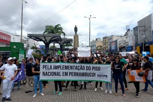 enfermagem-paralisacao-600x400