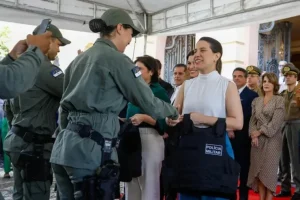 Raquel-Lyra-anuncia-fim-das-faixas-salarias-da-PM