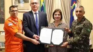 Governadora-em-exercicio-assina-termo-com-Exercito-sobre-terreno-em-Olind